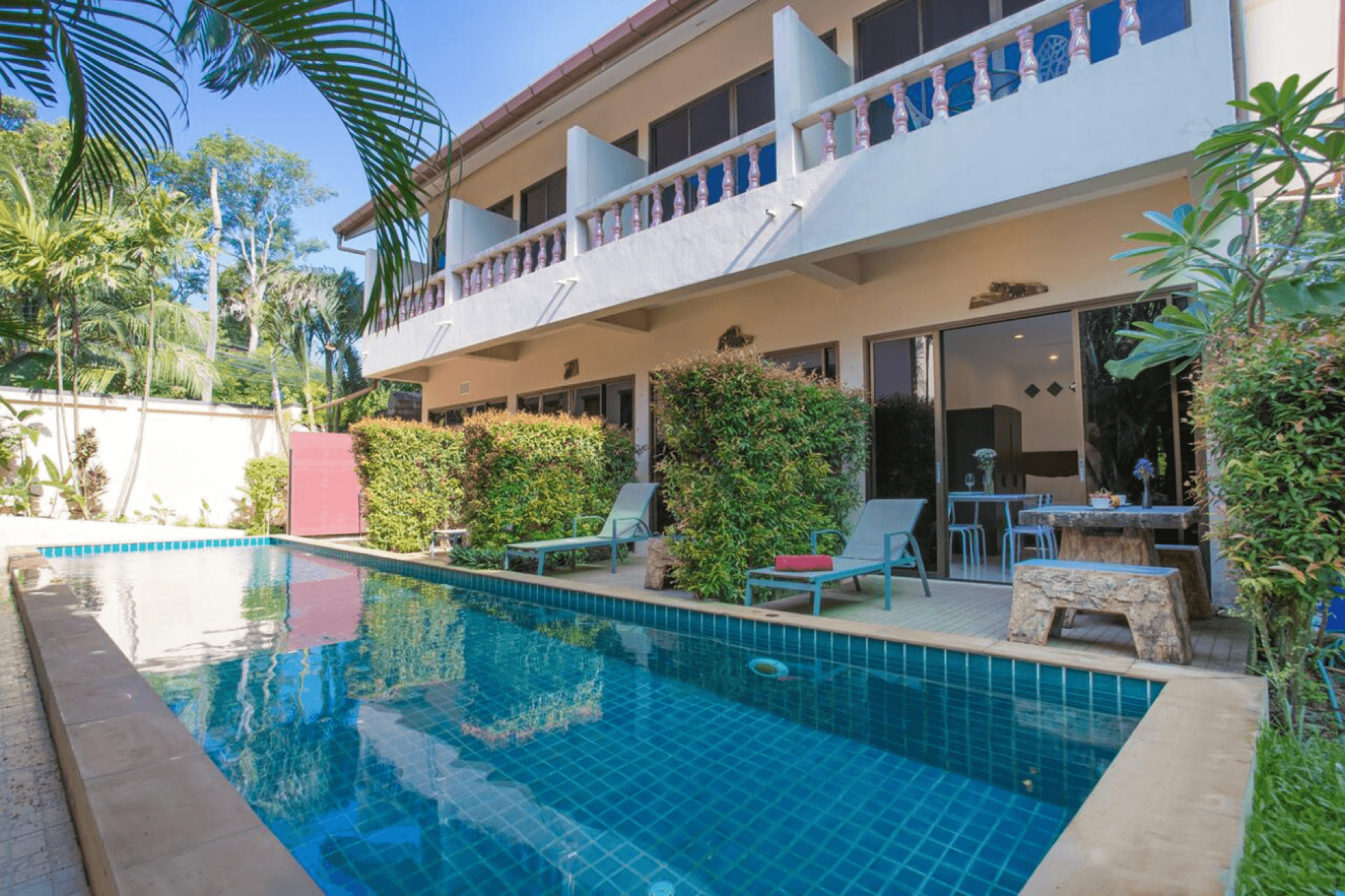 Thalassa Mid-Poolside Studio 34sq.m